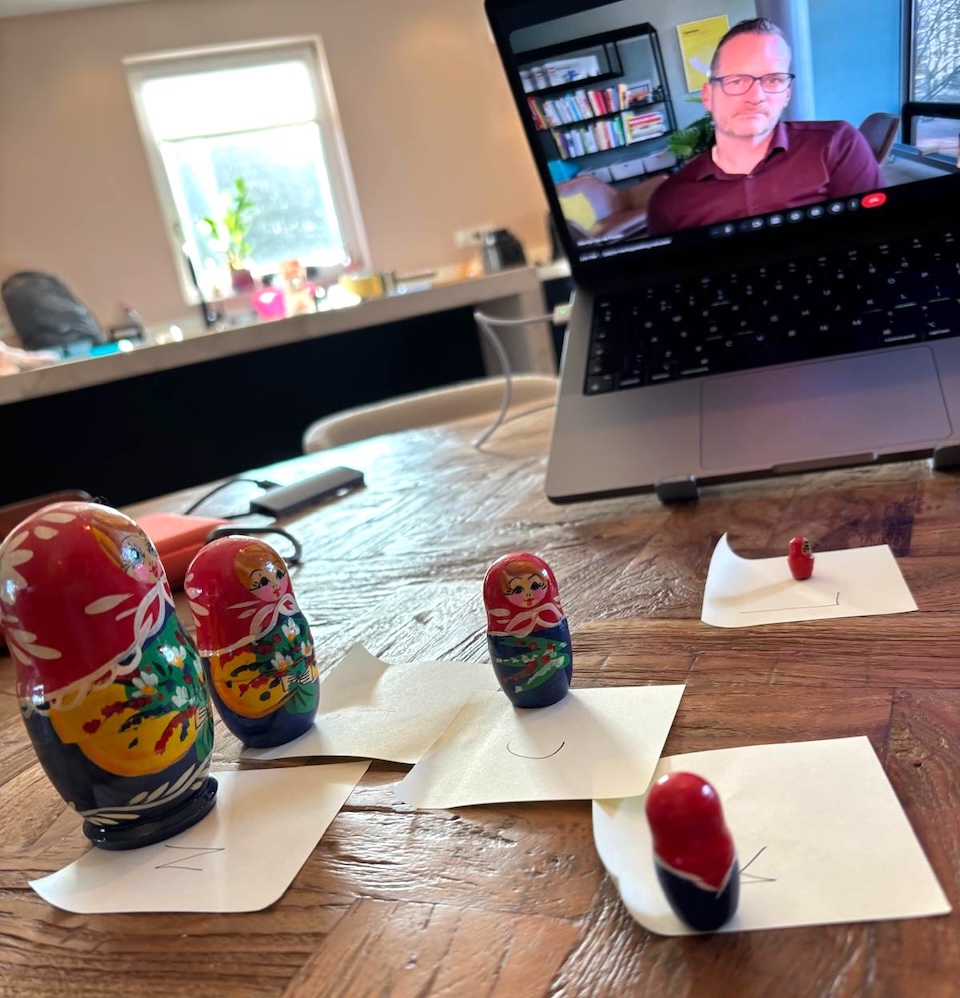 Merkopstelling Martijn van de Polder onlien merkopstelling poppetjes